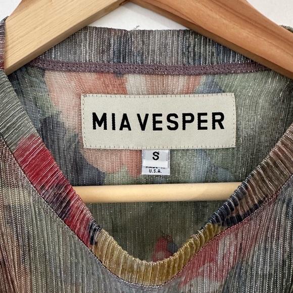 Mia Vesper Monet Plisse Tee - Picture 4 of 7